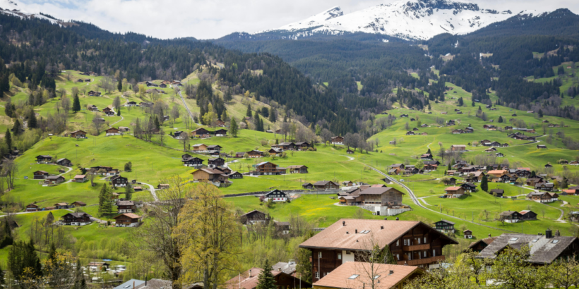 Alpine getaway for mountain lovers - Image 4